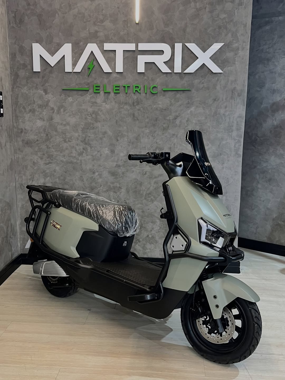 Moto 8 na Matrix Eletric