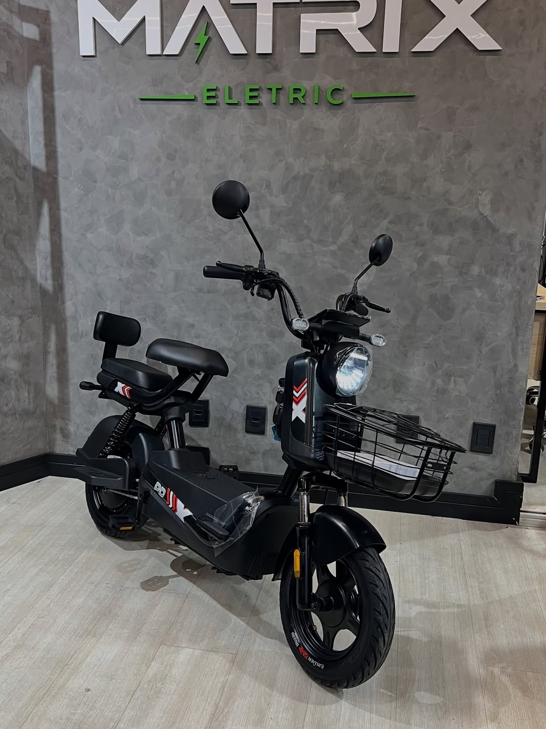 Moto 12 na Matrix Eletric